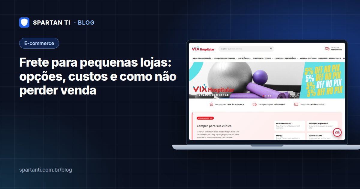 Caixas de papelão etiquetadas sobre uma bancada de expedição de loja pequena