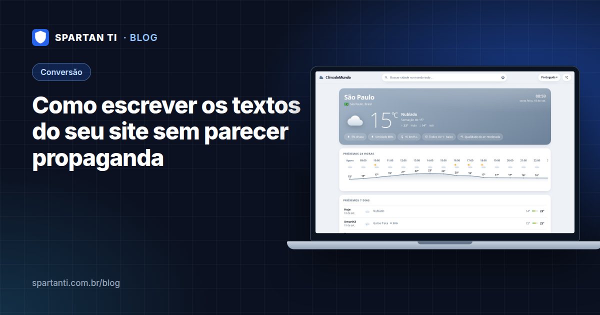 Caderno com um parágrafo riscado e reescrito ao lado de um notebook mostrando a página de um site, ilustrando a revisão dos textos